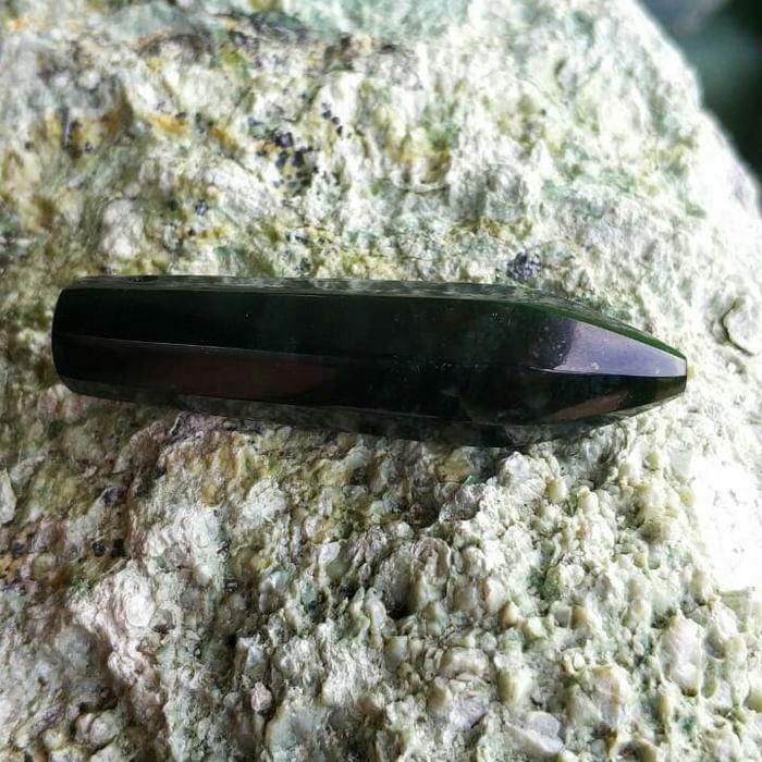 LIONTIN BLACK JADE