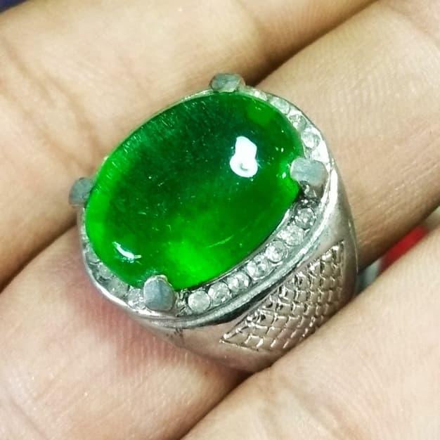 Cincin Batu Zamrud Kalimantan Natural - Istana Mustika
