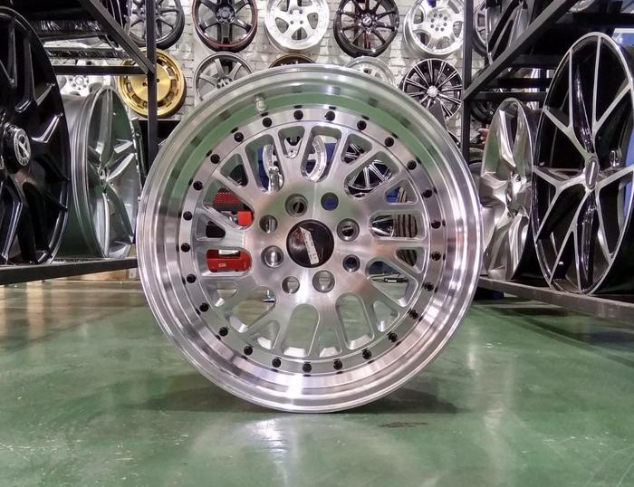 Velg Mobil Ring 15 HSR SURF Lebar Celong 7/8,5 Lobang 4 Silver Polis