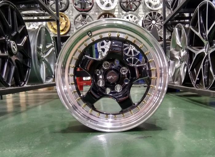 Velg Mobil Ring 15 HSR BRISKET Lebar Celong 7/8 Lobang 4 Hitam Lips