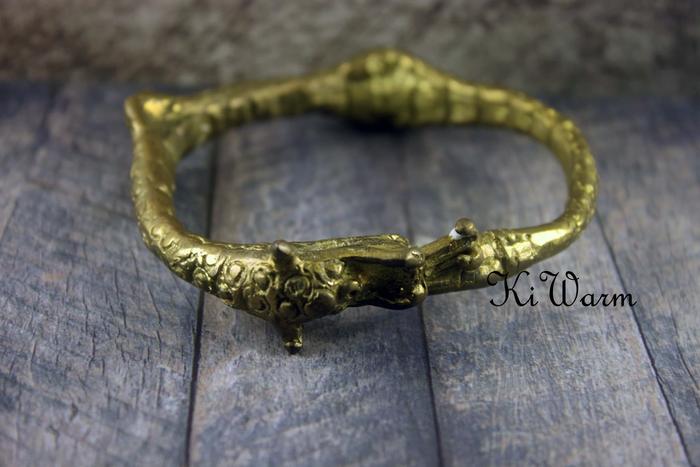 Gelang Naga Kuningan