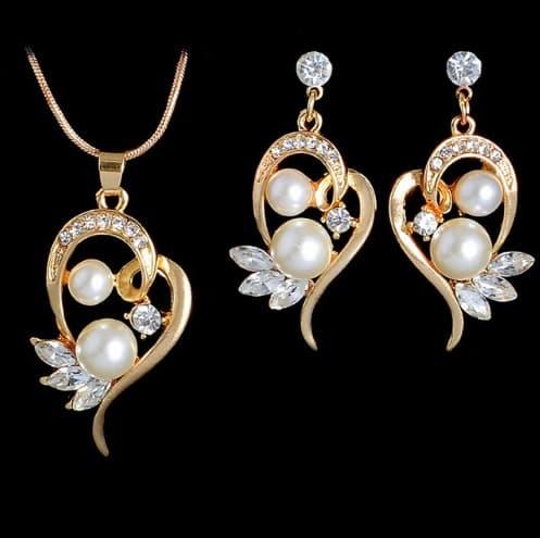 Set Kalung Anting Mutiara Imitasi Lapis Emas