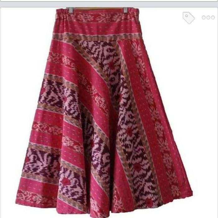 rok tenun model payung motif bunga