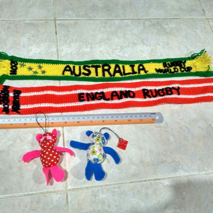 Syal Kecil Rajutan Benang Wol