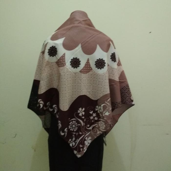 Sale Jilbab Hijab Motif Coklat Marun Putih Tulang Segi Empat Damia