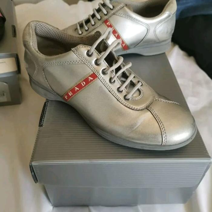 prada sneaker silver size 37