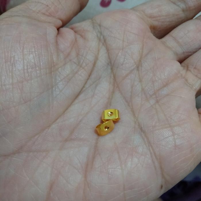Tutupan Anting Bayi Emas Replika