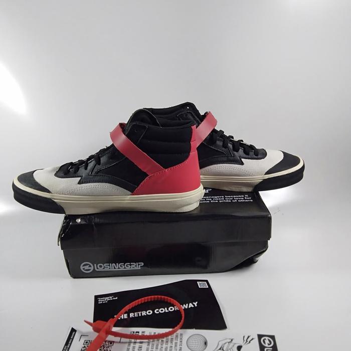 sepatu losing grip limited edition