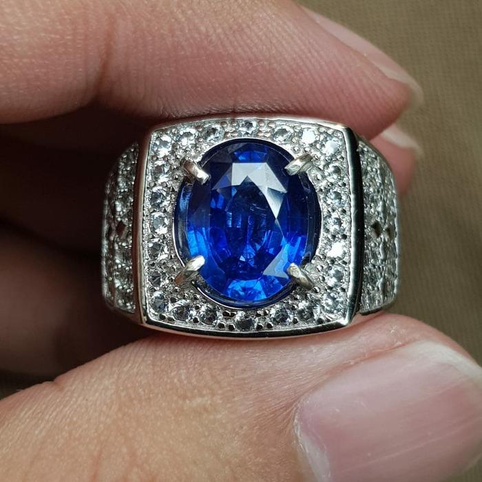 natural blue saphire vivid royal blue srilanka