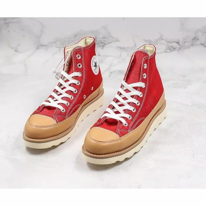 Chuck Taylor Converse Boots X Addict in Red & Grey