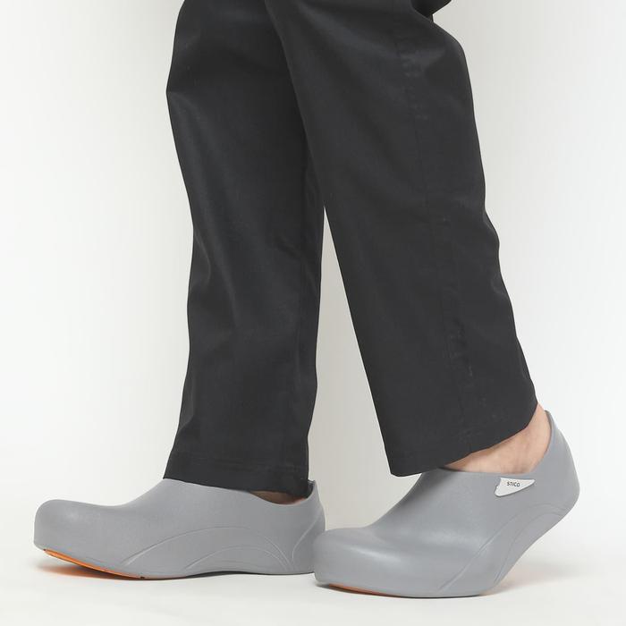Stico Safety Shoes Chef Clog Anti Slip Sepatu Chef Dapur Anti Licin
