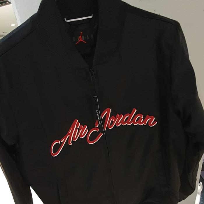 AIR JORDAN • BOMBER JACKET