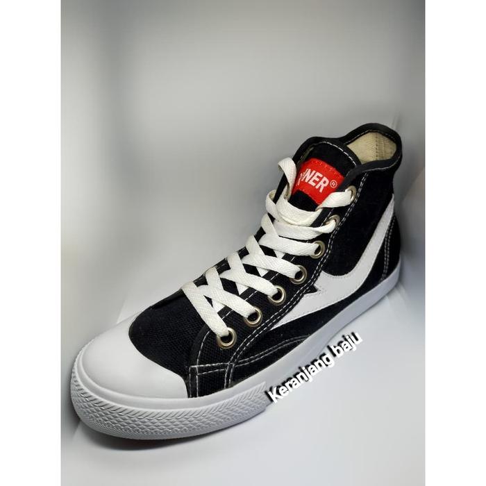 Sepatu sekolah Runner tinggi hitam putih original termurah