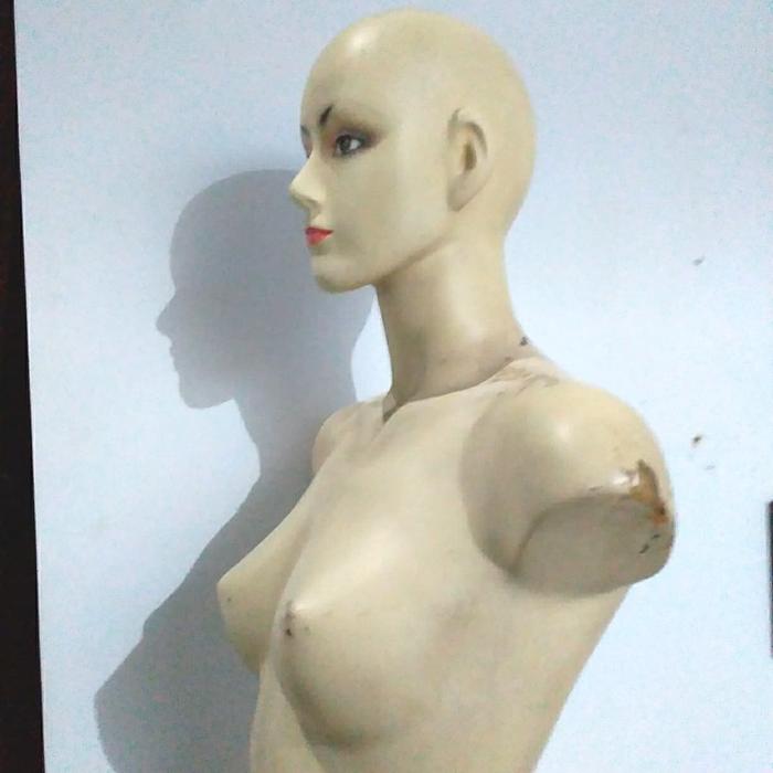 Manekin Wanita Setengah Badan Bekas Mannequin Maneken