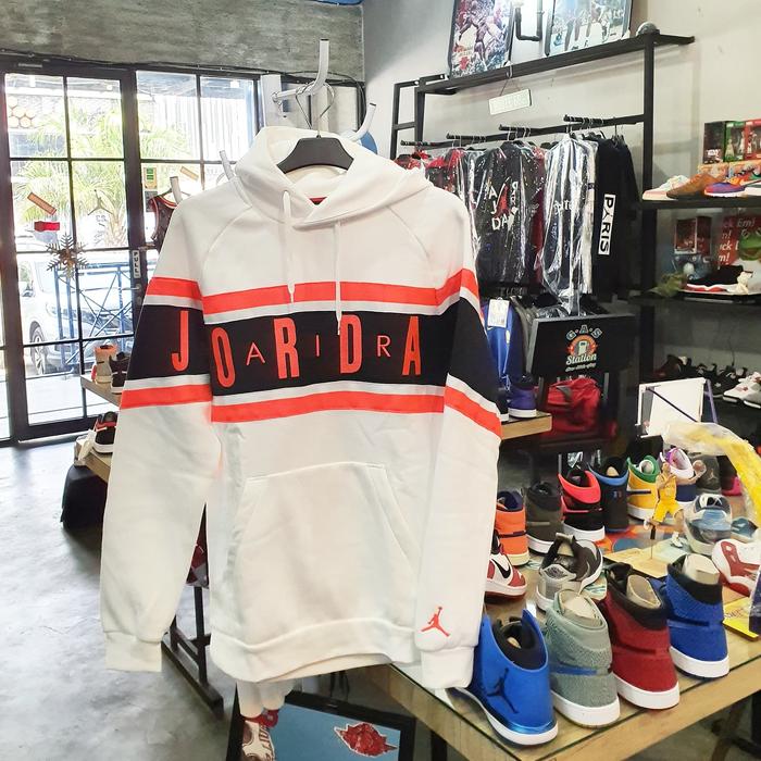 NIKE JORDAN FLEECE HOODIE • WHITE/ RED