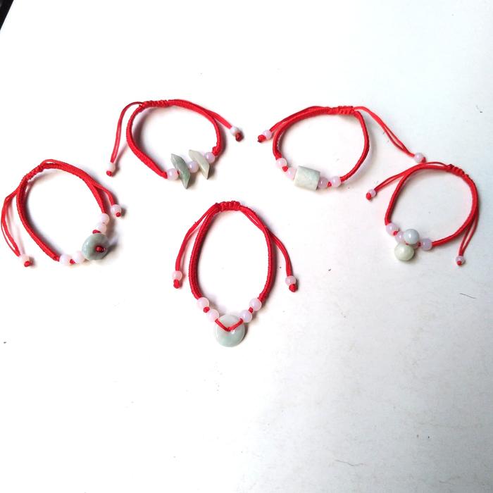 gelang batu giok hijau tali merah