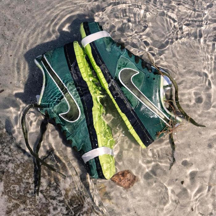 Concepts x Nike SB Dunk Low "Green Lobster" Special Box