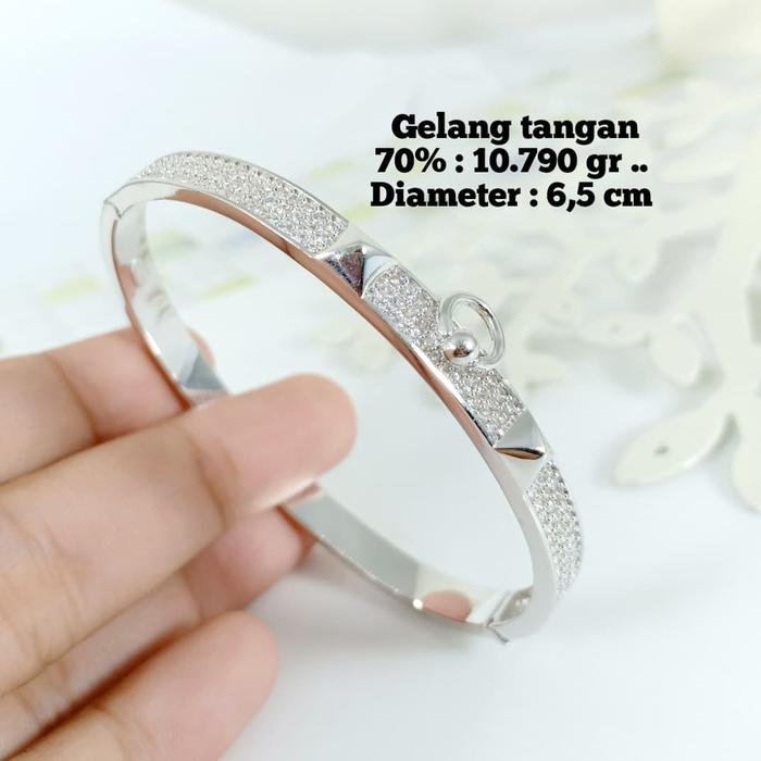 Gelang Tangan Emas / Mas Putih 75% Berat 10.790 Gram Diameter 6,5Cm..