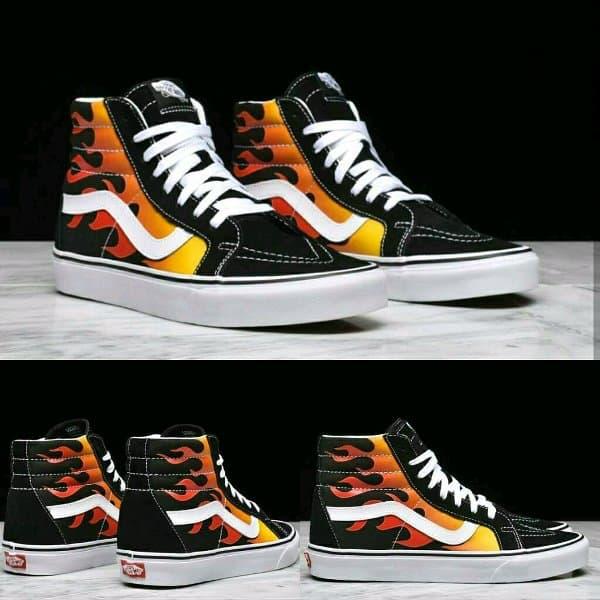Sepatu Vans Off The Wall Sneakers Api Tinggi