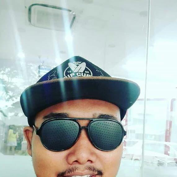 Kacamata Lucu dan Unik