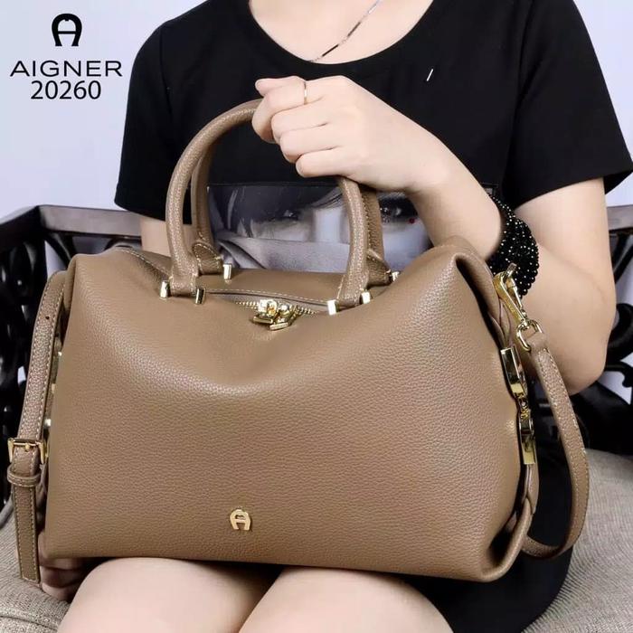 AIGNER ROMA Handtasche Generbtes (20260). Tas Wanita. Tas Selempang.