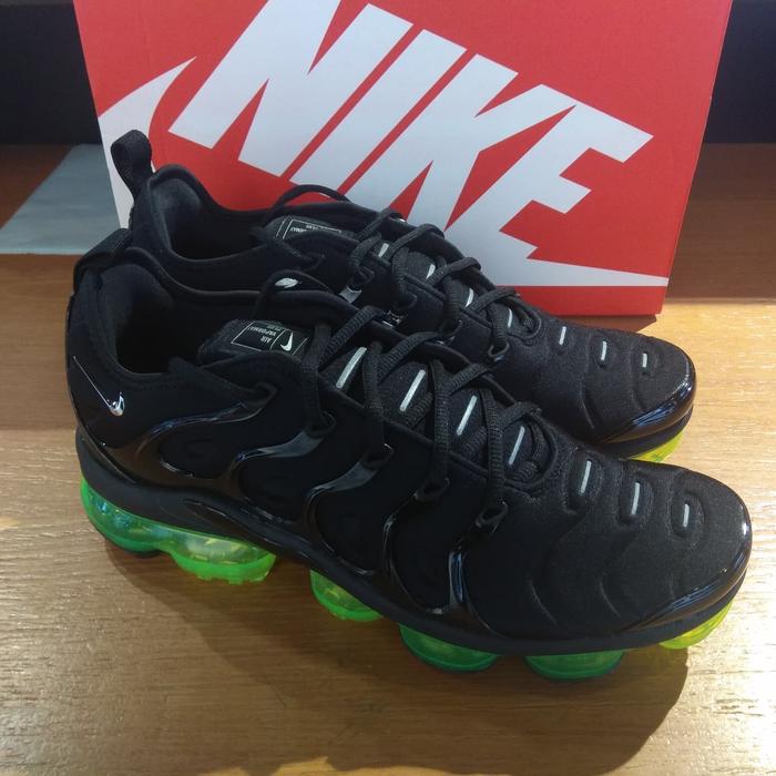 Nike Original Air Vapormax Plus Black Volt