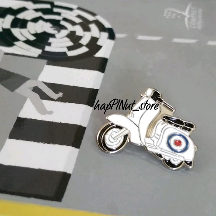 ekslusif vintage/retro motorcycle enamel pin