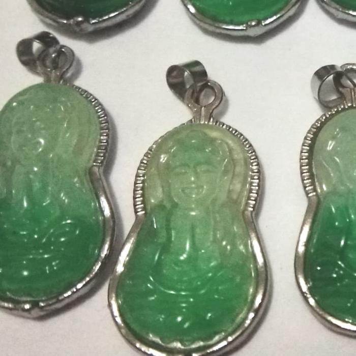 liontin kwanyin giok hijau