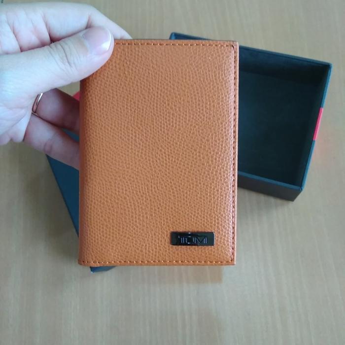 dompet kartu tumi