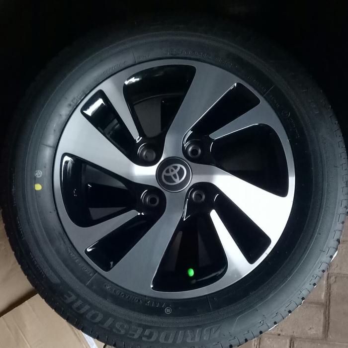 Velg+Ban 15 Avanza Veloz 100% Bridgestone.