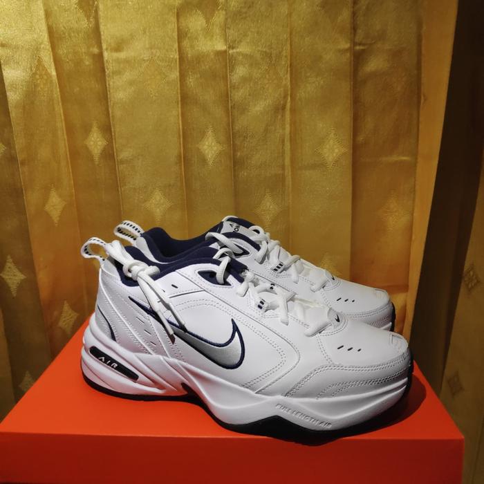 nike air monarch iv