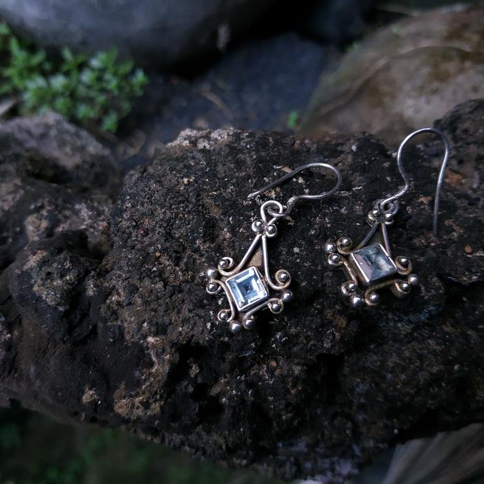 Anting Perak Aquamarine Stone