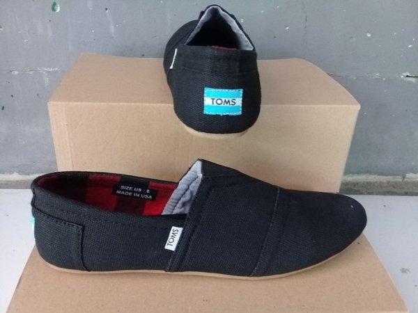 DISKONGILA sepatu slip on toms hitam toms sepatu pria