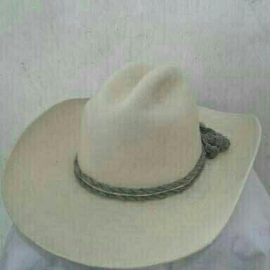 Topi Koboy model akubra warna putih