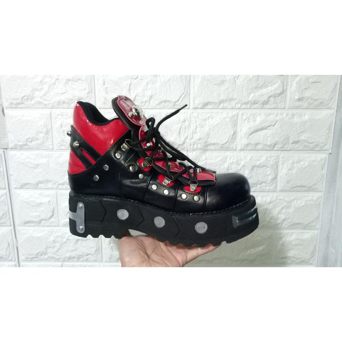 sepatu rocker anak band underground , sepatu pentas panggung