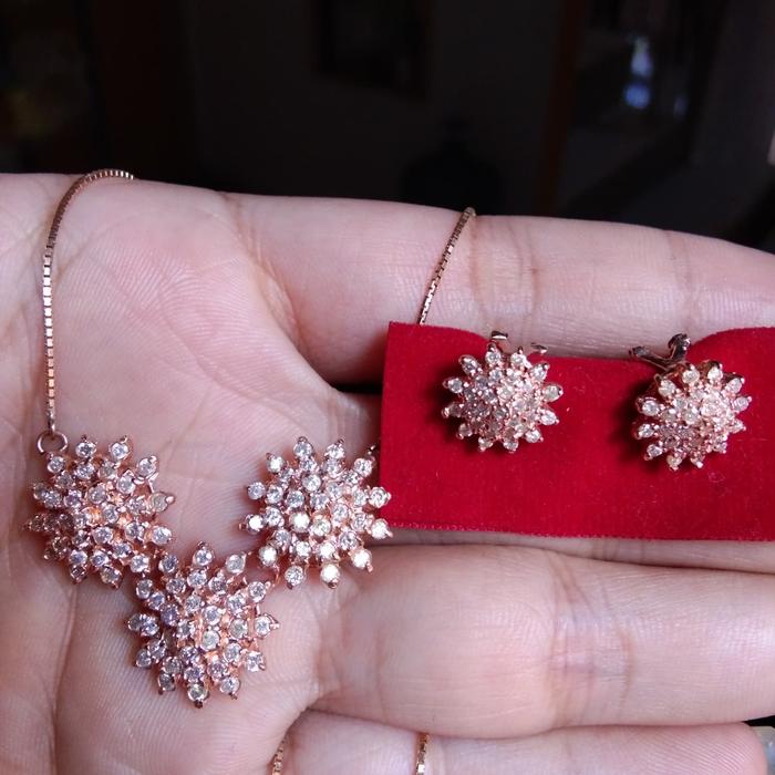 BERLIAN MEDAN ANTING MATAHARI KALUNG MATAHARI