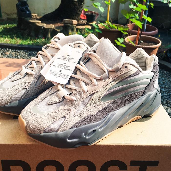 Sneakers Hypebeast - Adidas Yeezy Boost 700 v2 Tephra OG Original