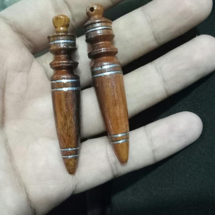 liontin cemeti ali ulin menang