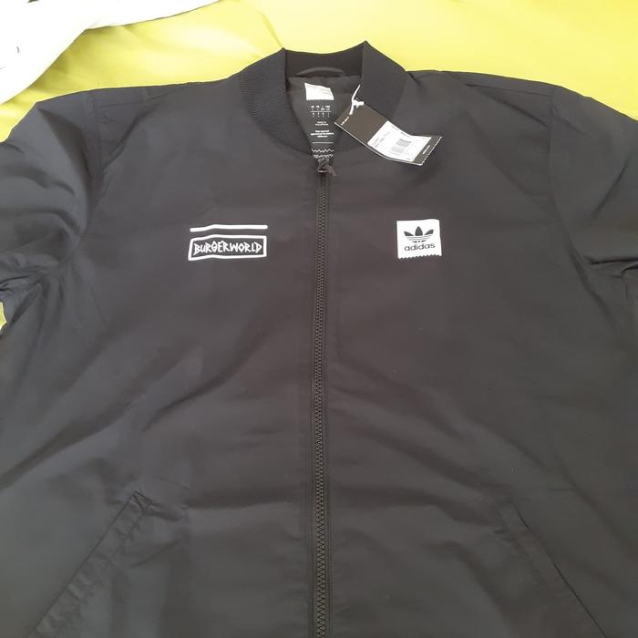 Adidas x Beavis & Butt-Head Jaket Hitam Size L Fit XL dengan Desain Unik dan Nyaman