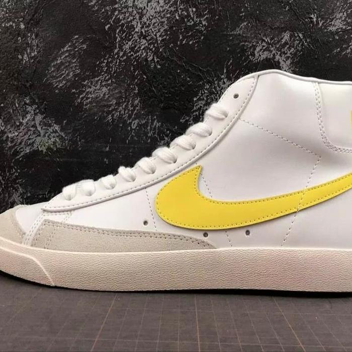 Nike blazer Mid 77 vntg Yellow and Green swoosh