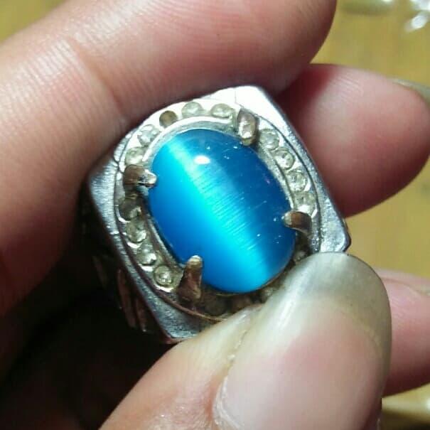 Cincin Mata Kucing Biru