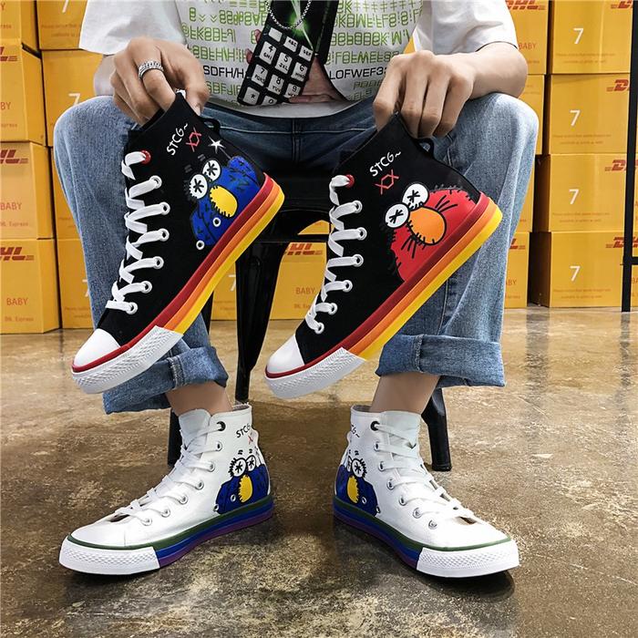 Sepatu Sneakers Bahan Kanvas Motif Print Lukisan Tangan untuk Pelajar