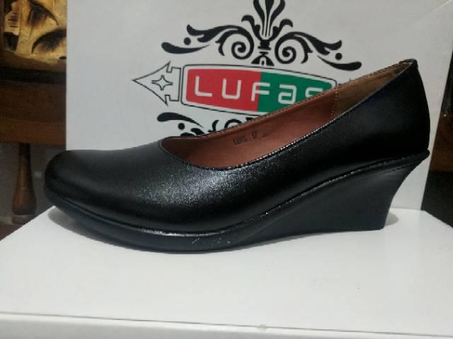 Sepatu Wedges Kulit LUFAS