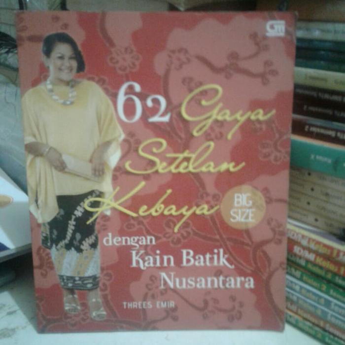 62.Gaya Setelan Kebaya dengan kain batik nusantara