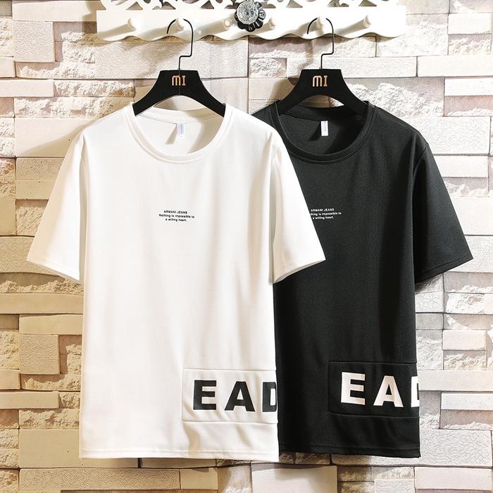 Kaos T-Shirt Pria dengan Model Potongan Longgar dan Bergaya Korea