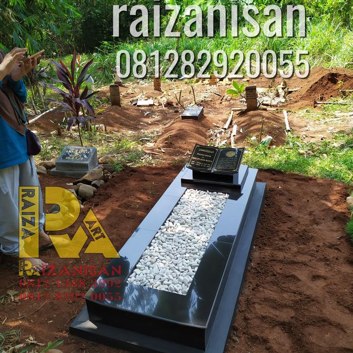 batu nisan kuburan/pusaran Makam