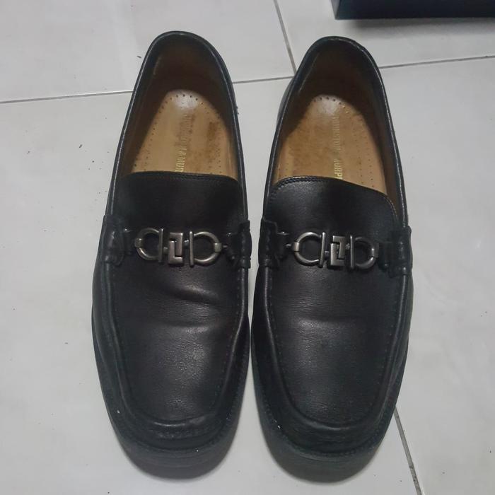 Sepatu pria bekas ukuran 43