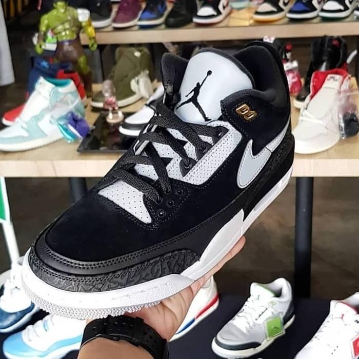AIR JORDAN 3 TINKER • BLACK CEMENT