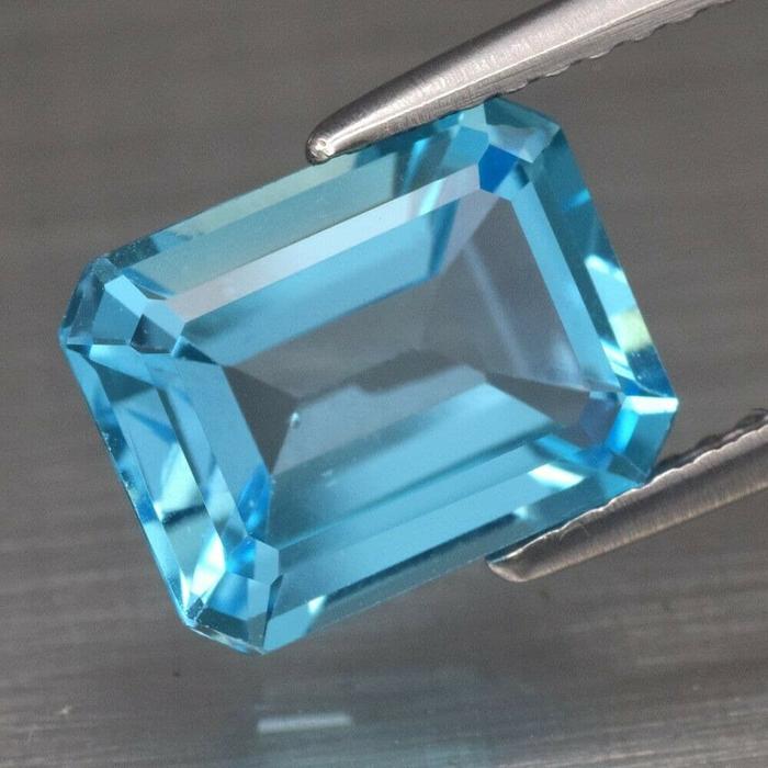 BATU NATURAL IF 3.88ct Sky Blue Topaz 10x7.8mm Brazil