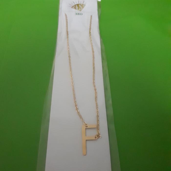 Kalung huruf F